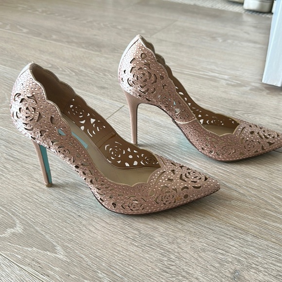 Betsey Johnson, pink rhinestone heels never worn - Picture 1 of 3